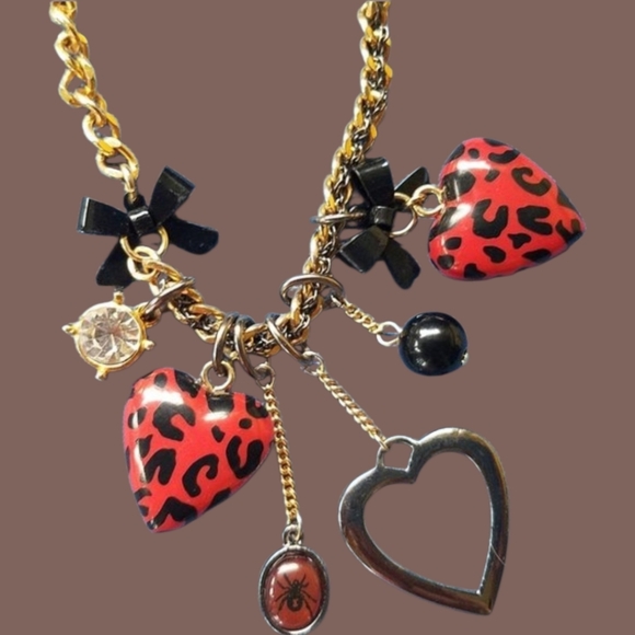 ❤️🕷️🖤Betsey SCHOOL GIRL Red & Black Heart Charm Spider Necklace - GPC🖤🕷️❤️